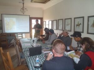 Students and new professionals learn mobile device application. 